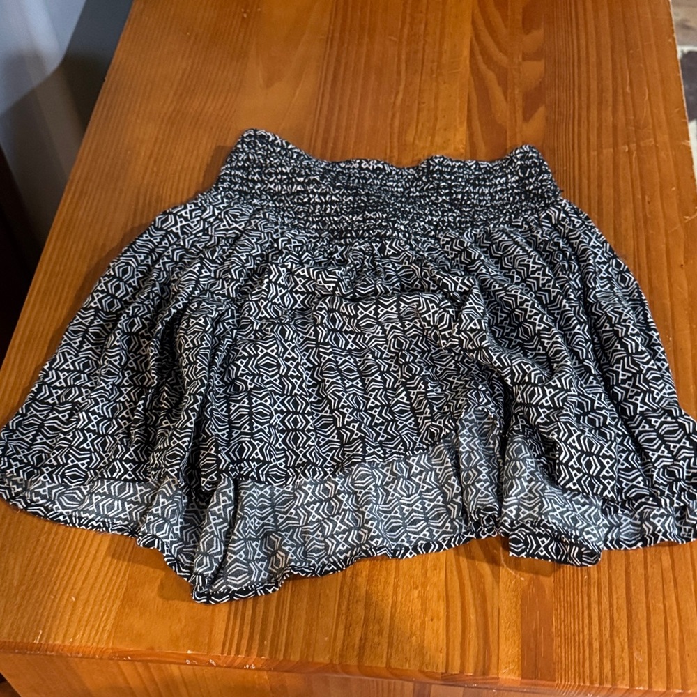 Aeropostale Black and White Skater Skirt